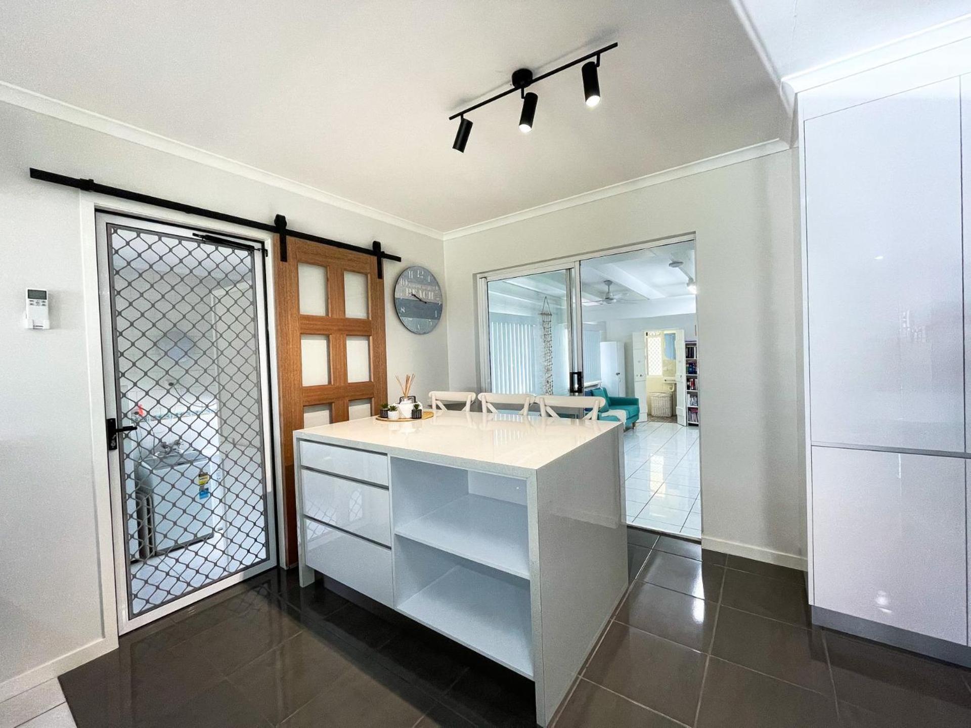 Beach House On Burrum- Close To Beach- 3Br- Wifi-Foxtel Woodgate Exterior photo